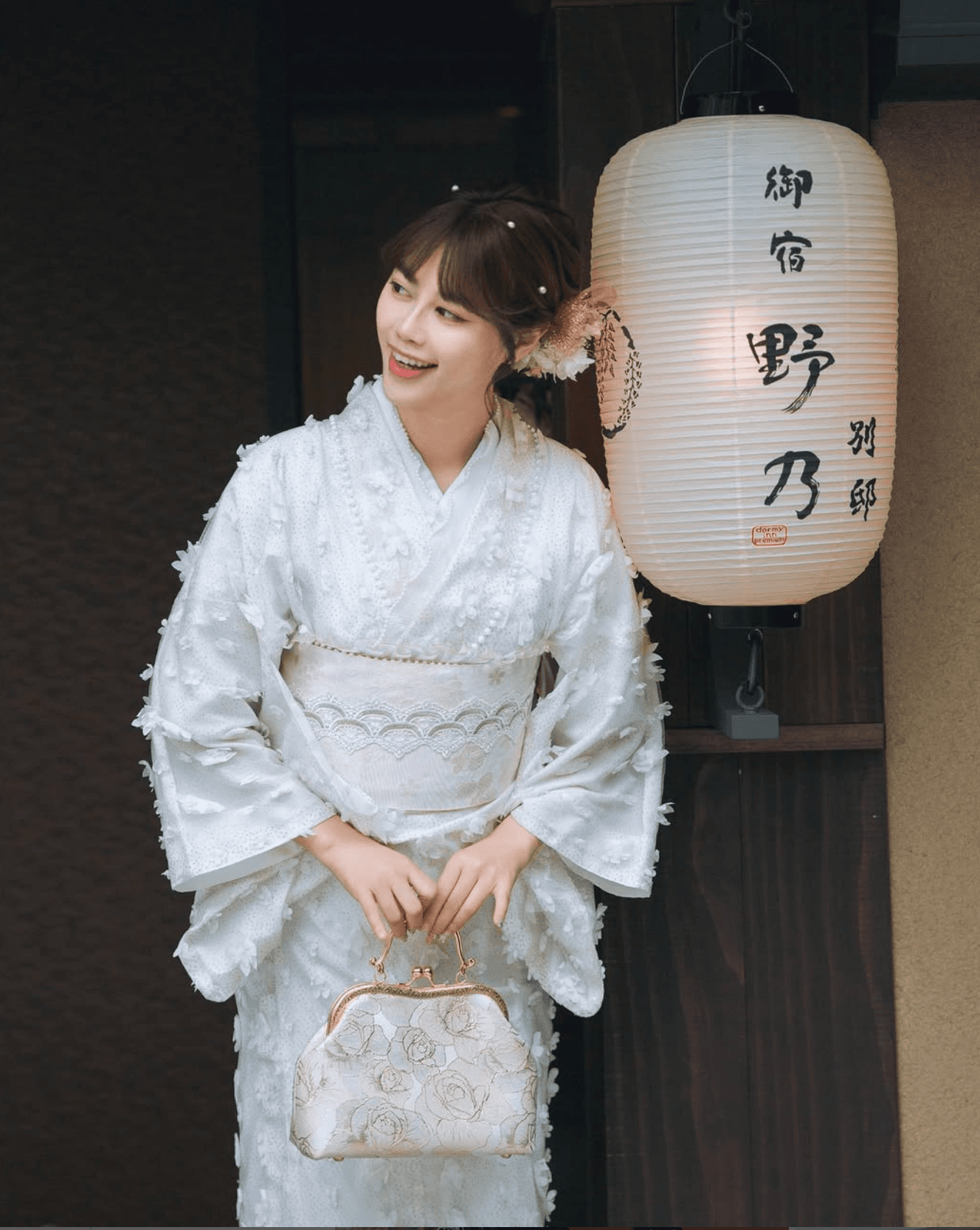 lace-and-antique-kimono-style-one-person